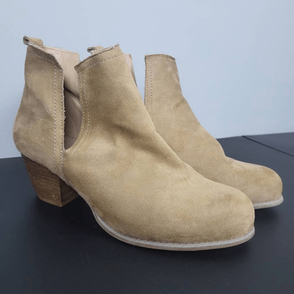 Torrid Womens Suede Stacked Heel Ankle Booties 11W Tan Pull On Capsule Neutral